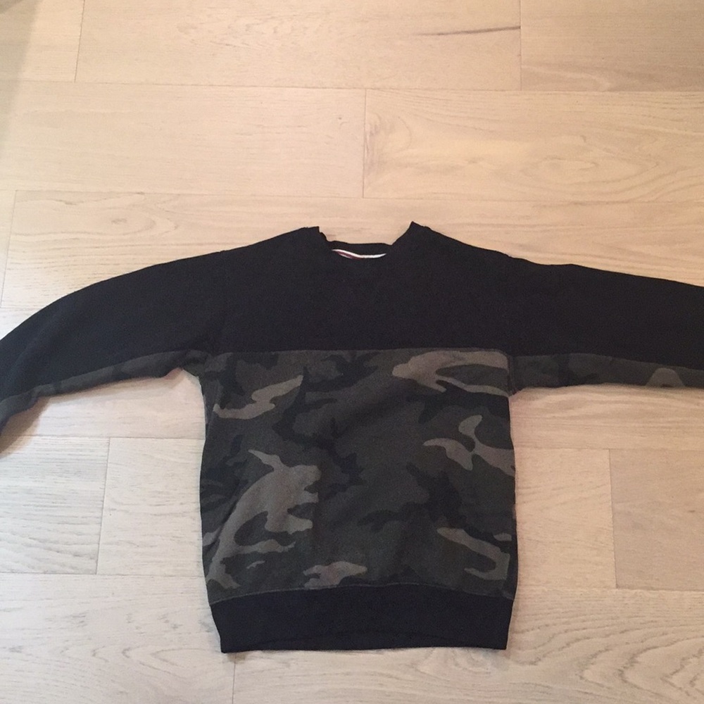TNA CREWNECK - Picture 1 of 4